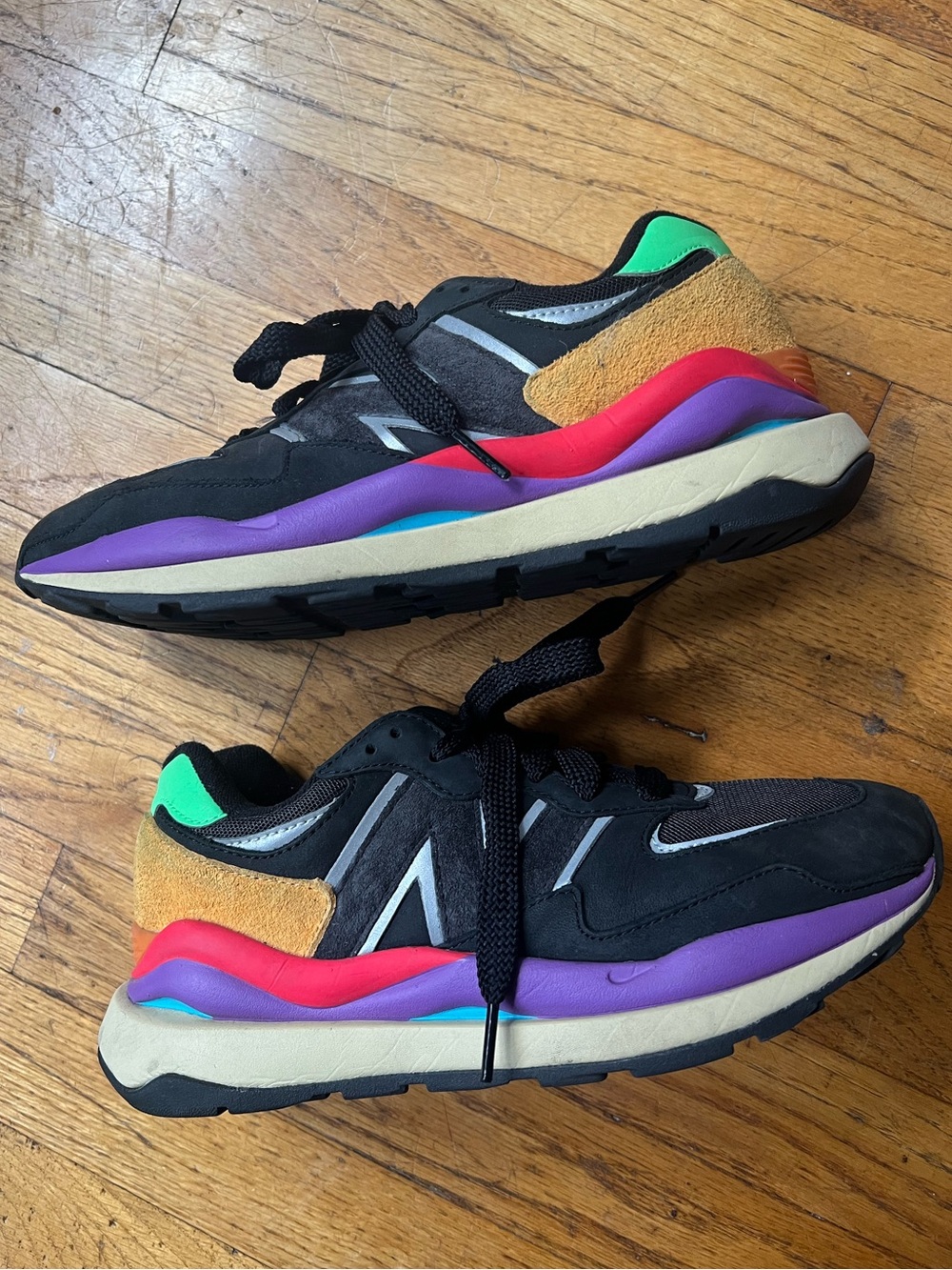 Colorful New Balance women‘s sneaker